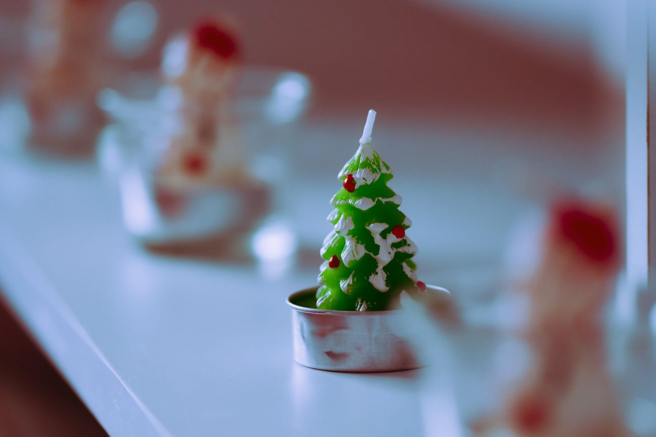 Our last Christmas in the rented flat (and a moving budget over mince pies)