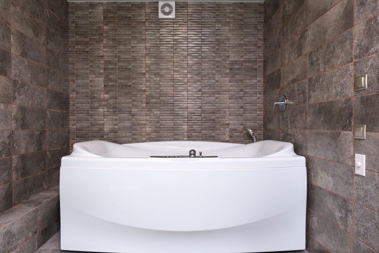 Tiling a small splashback behind the bathroom sink